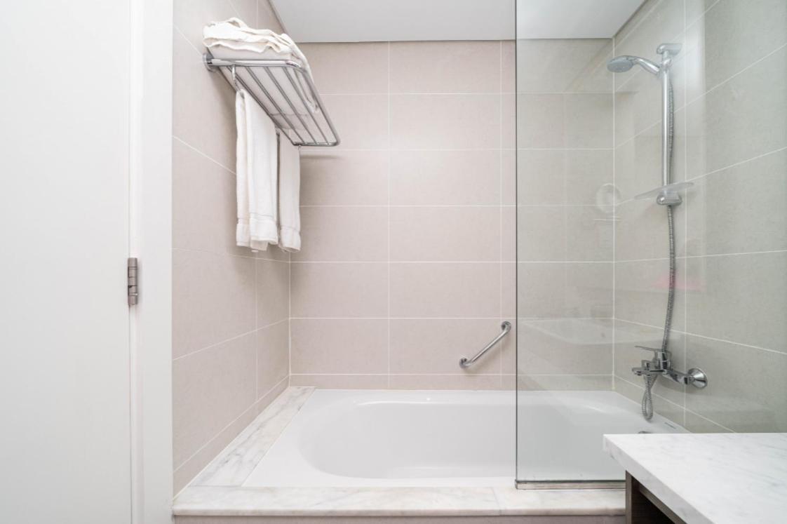 Royalton - Damac Maison Prive *